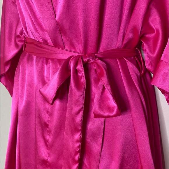 Victoria's Secret Pink Satin Kimono Robe - Picture 4 of 9